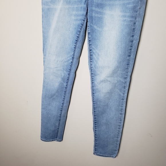 OLD NAVY Light Wash Rockstar Jeans - Picture 3 of 11